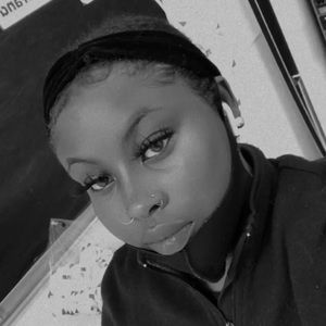 Meet your Posher, Desiree